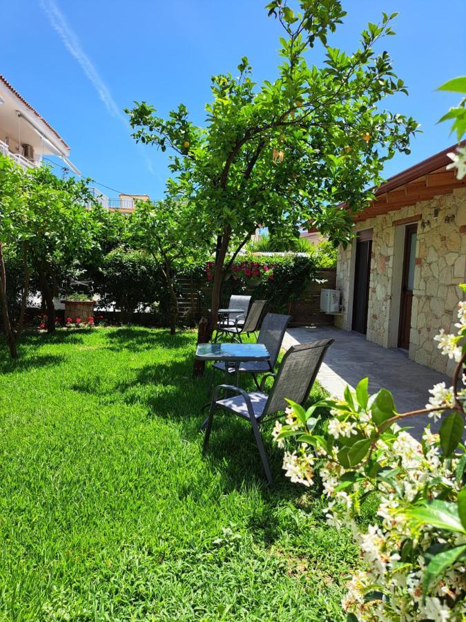 Citrus Garden Apartment Nea Skioni Exterior photo